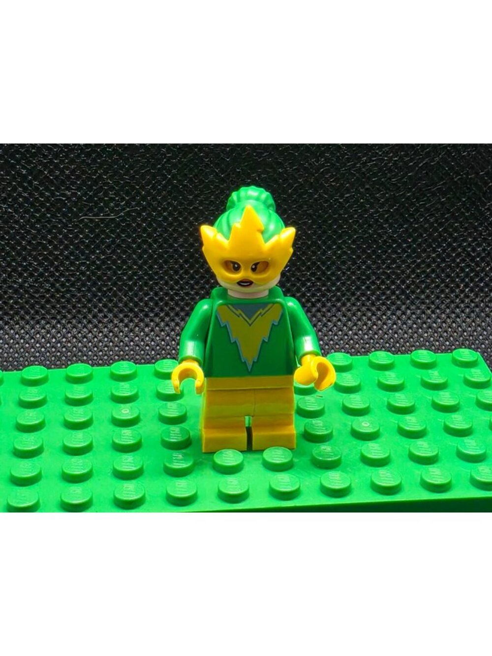 LEGO Marvel Electro Minifigure Green & Yellow Complete New